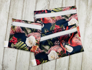 Fleurs et flamant