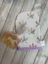 Charger l&#39;image dans la galerie, Savon surprise Licorne

